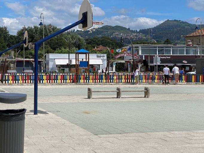 Samil primera línea de playa Vigo Exterior foto